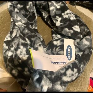 Old Navy neck warmer